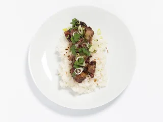 Porc noir de Bigorre confit au caramel & poivre de Phú Quốc